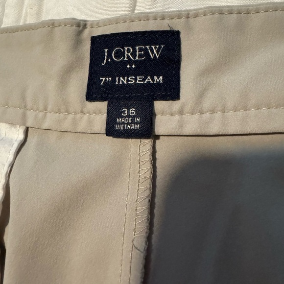 J. Crew Men's 7” Inseam Tan Shorts - Picture 4 of 9